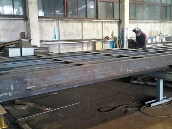 Metāla platformas izgatavošana Latvijā.