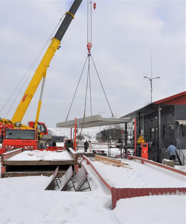 Betona svaru platformas uzstādīšana